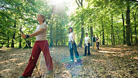 Nordic Walking-Touren durch den angrenzenden Wald