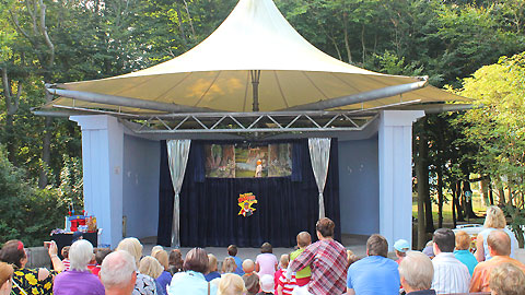 Puppentheater in der Musikmuschel an der Seebrücke